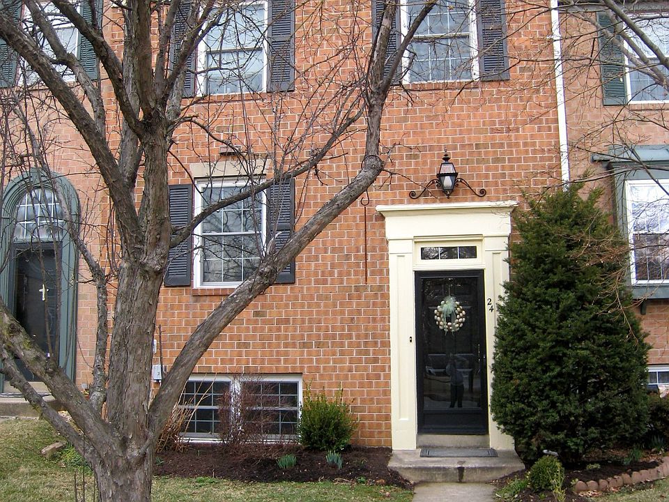 24 Collis Ct 