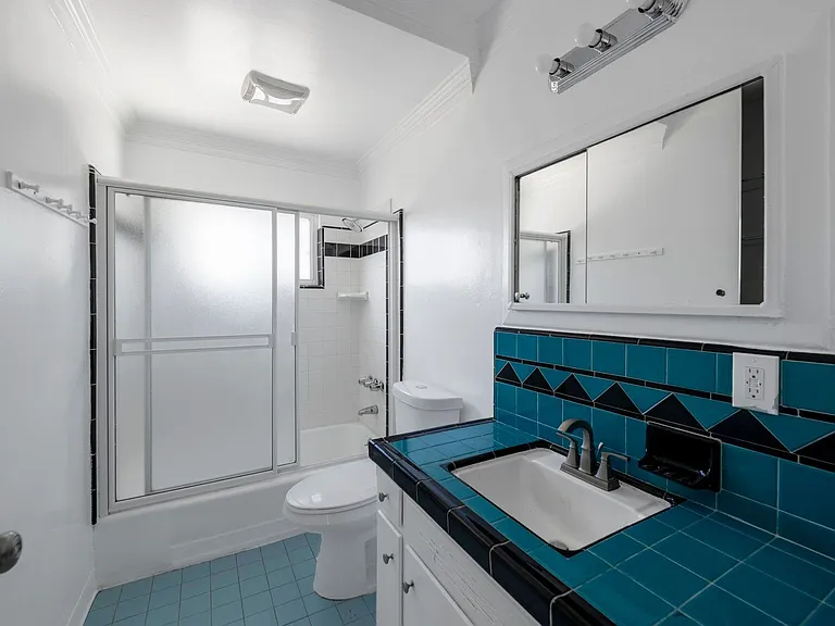 1008 N Stanley Ave #1A — Photo 13