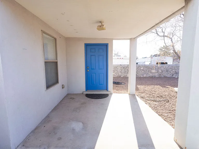 1635 Spruce Ave — Photo 37
