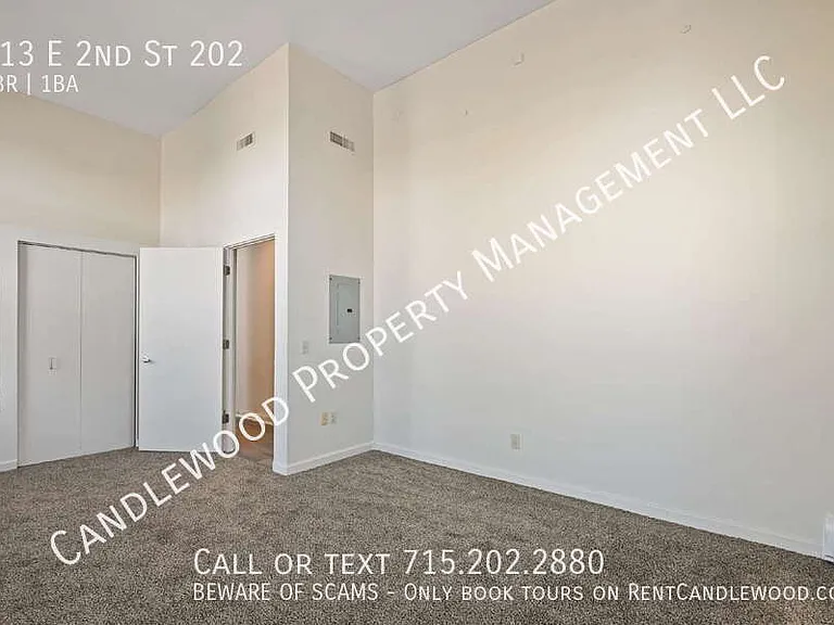 713 E 2nd St #202 — Photo 12