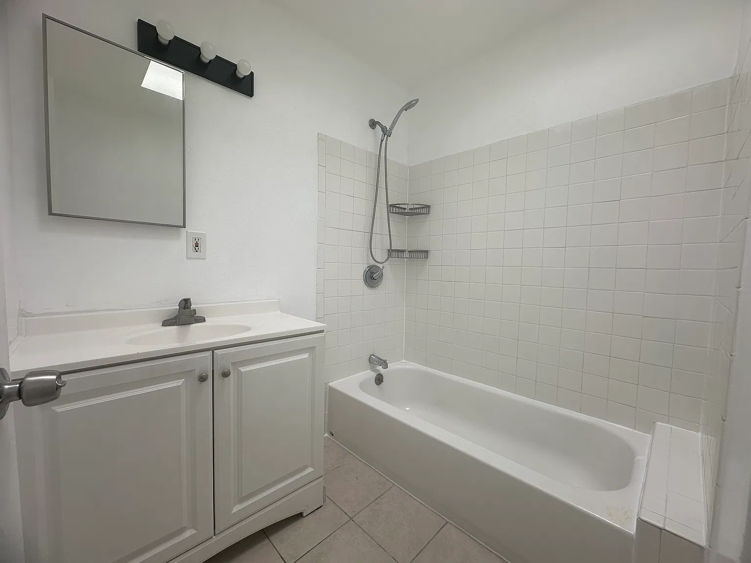1 bed, 595 sqft, $2,200 — Photo 1
