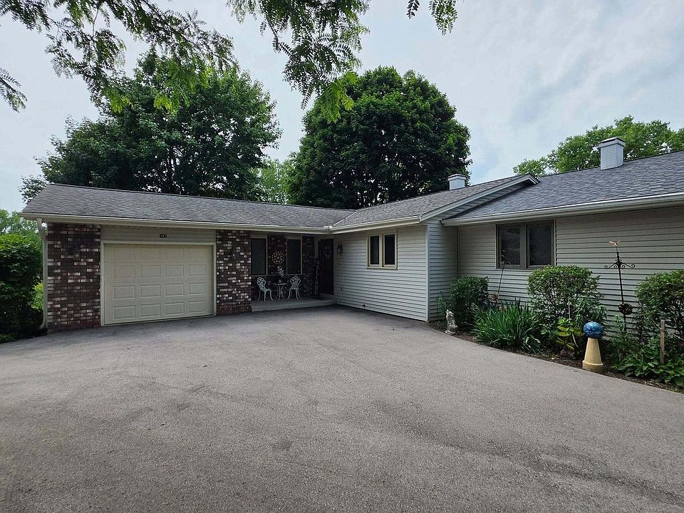 1st image of 742 Tamarack DRIVE W W