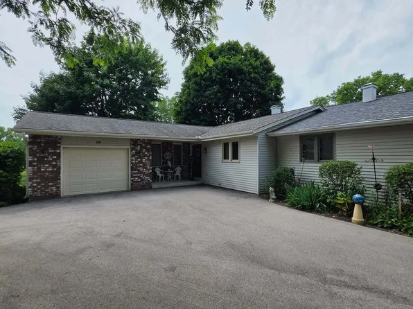 742 Tamarack DRIVE W W, West Bend, WI 53095