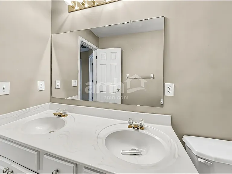 3374 Hunters Point Rd — Photo 17
