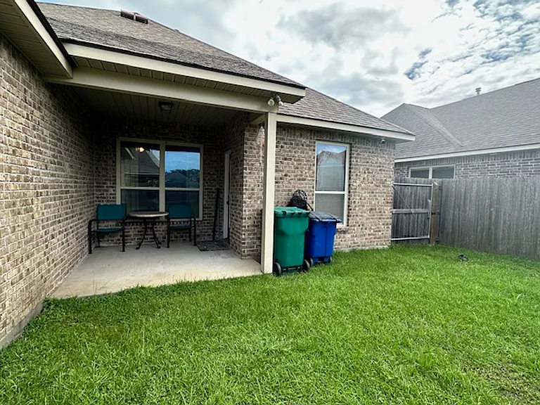 106 Valcour Pl — Photo 12