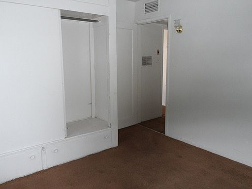 3rd image of 930 W Buena Vista St