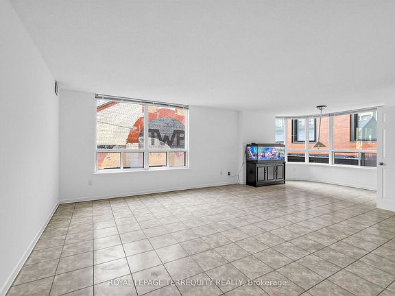 2nd image of 25 Maitland St #210