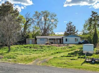 70842 SW Douglas Dr, Pendleton, OR 97801