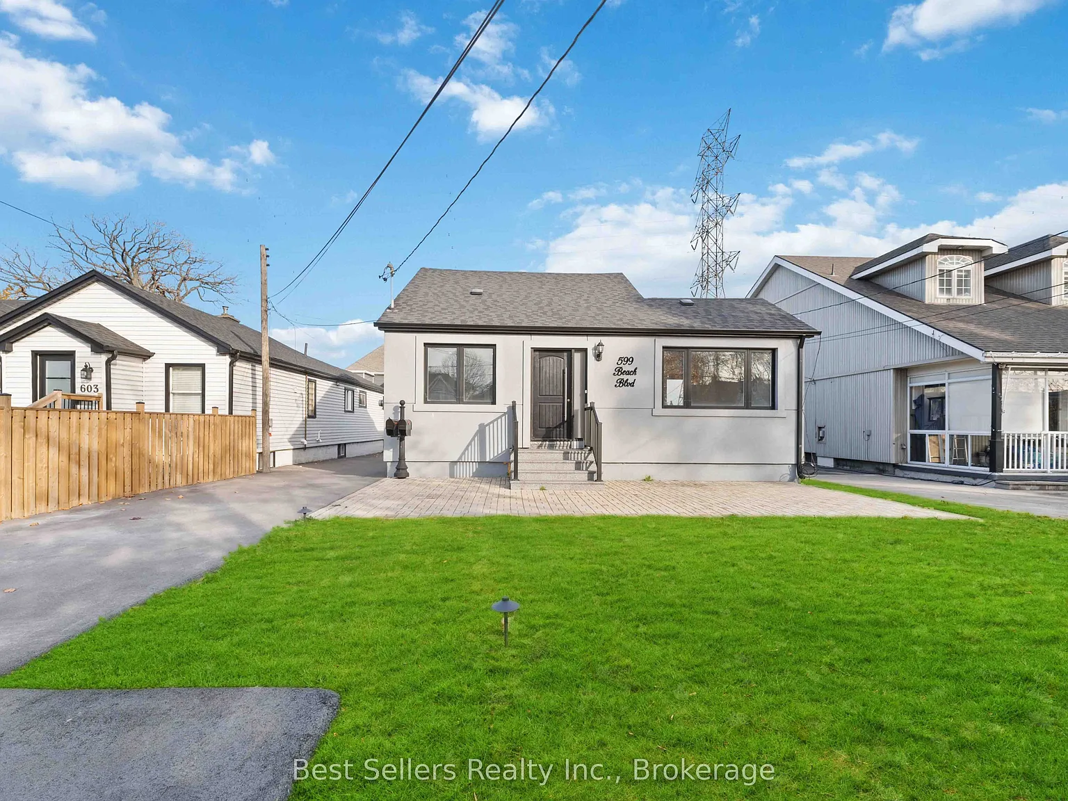 3 bed, $3,000 — Photo 1