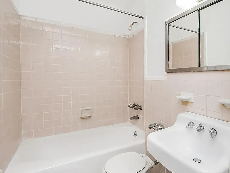 29 Chittenden Ave #2A — Photo 7