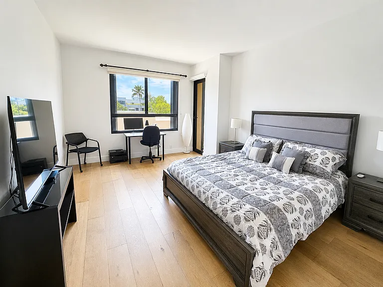 251 Crandon Blvd #308 — Photo 8