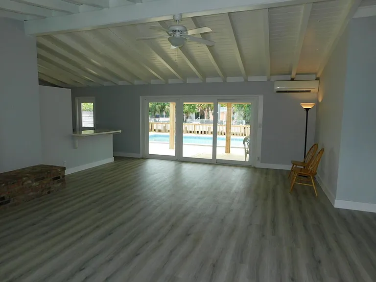1721 SW 5th St — Photo 7