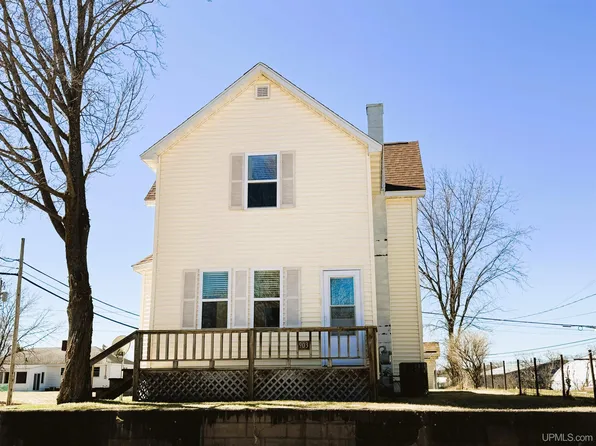 903 Brown St, Norway, MI 49870