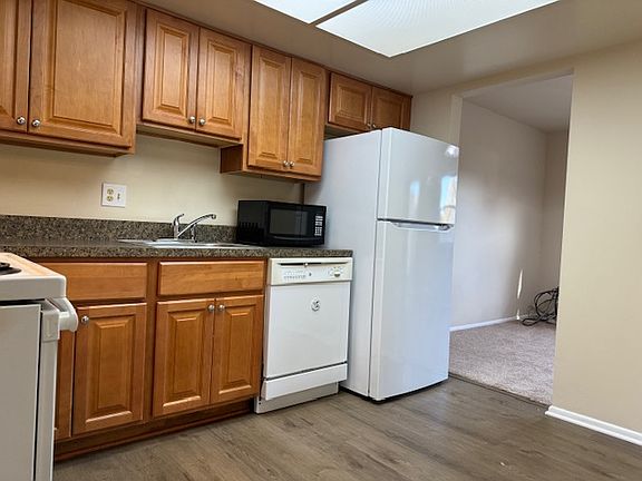 Kitchen - New Refrigerator with Ice Maker