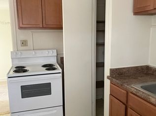 4904 N Port Washington Rd APT 3, Glendale, WI 53217
