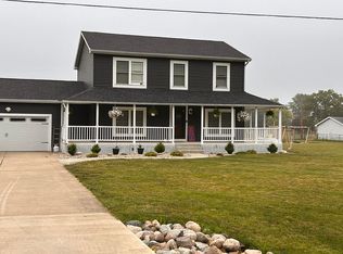 70949 Sterling Dr, Edwardsburg, MI 49112