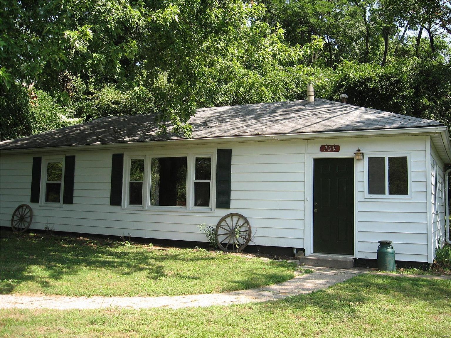 320 Tower Dr, East Alton, IL 62024 Zillow