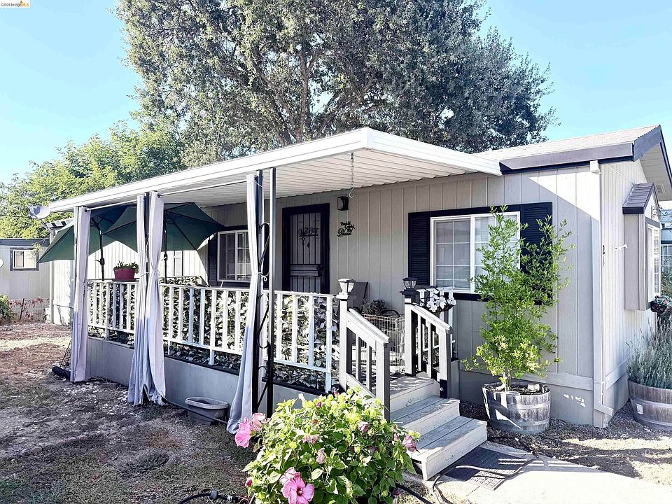 1st image of 14192 Tuolumne Rd Space 23