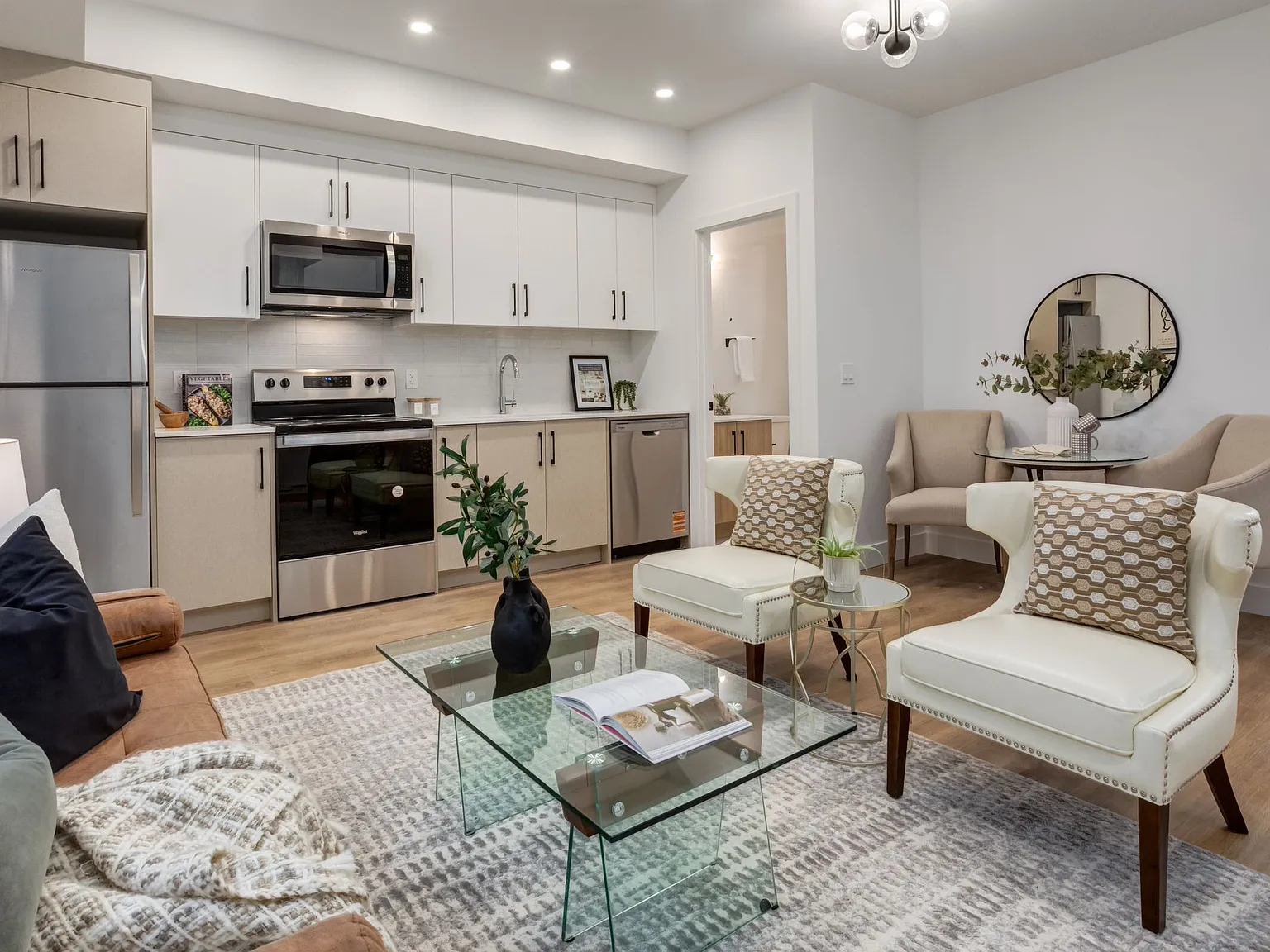2825 17 Street Southwest Calgary — Photo 1
