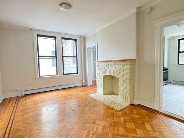 228 Saint Marks Pl #L1