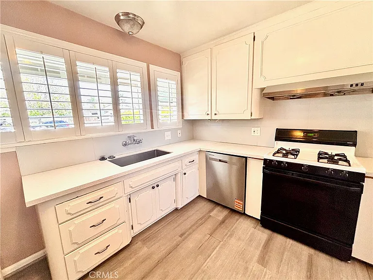 139 N Vecino Ave — Photo 7