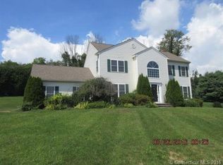 17 Doherty Dr, Wallingford, CT 06492