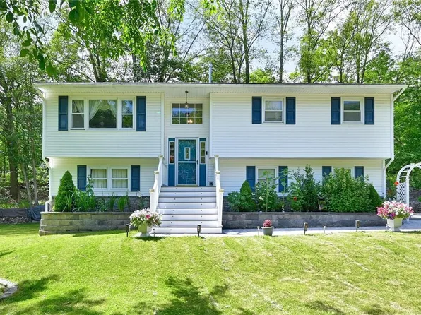 35 Skyline Drive, Highland Mills, NY 10930