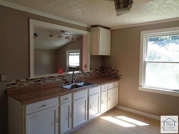 4th image of 786 Hidden Valley Dr