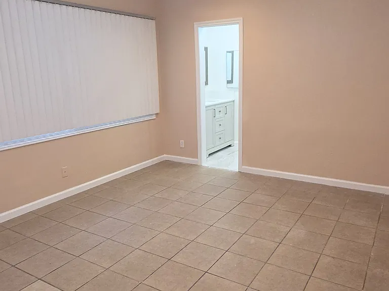 719 E Wardlow Rd #B — Photo 18