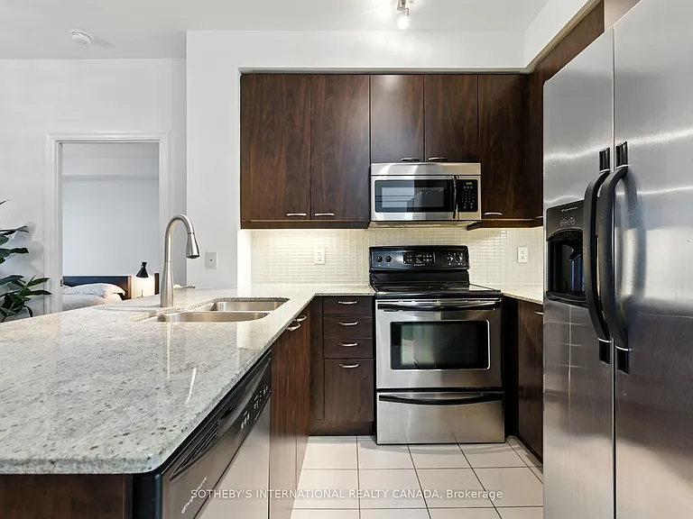 500 Saint Clair Ave W #502 — Photo 2