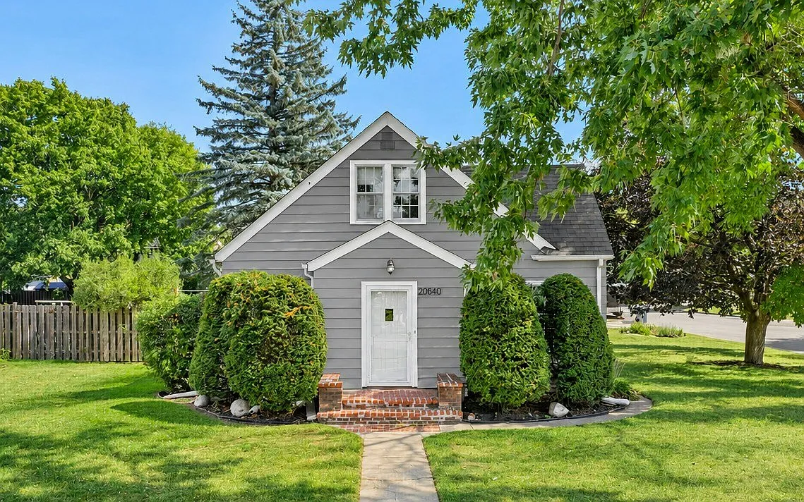 20640 Howland Avenue West — Photo 2