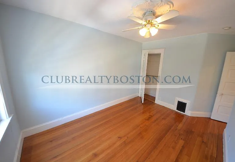 56 Montfern Ave #3 — Photo 18