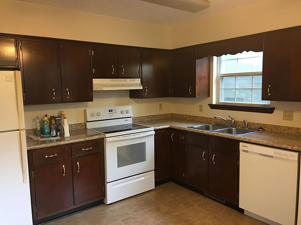 1st image of 425 Teal Ln