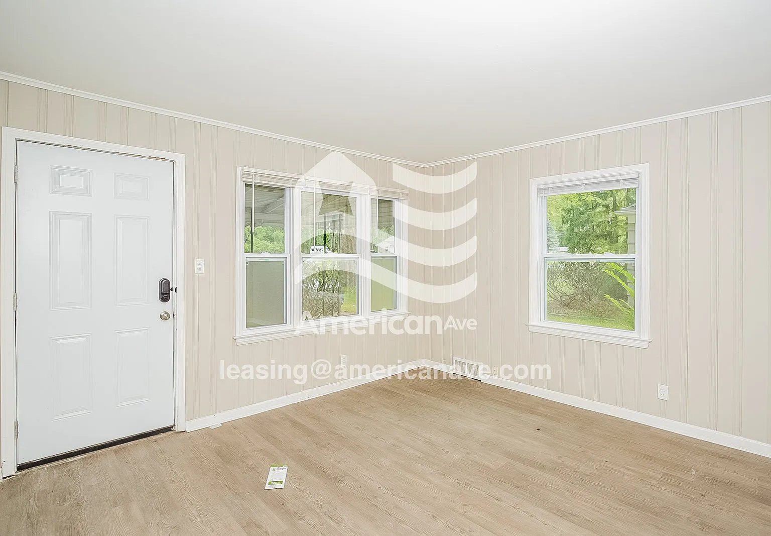 3 bed, 1.0 bath, 1164 sqft, $1,672 — Photo 2