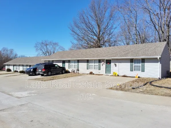 408 S Johnson Dr APT 2, Odessa, MO 64076