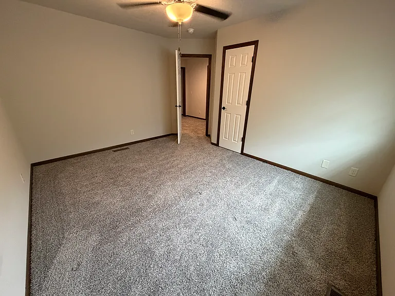 6452 Maple View Ct — Photo 9
