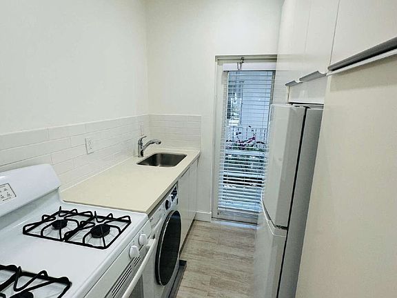 5th image of 745 13th St APT 6