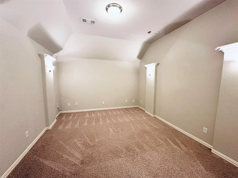 4712 El Paso St — Photo 17