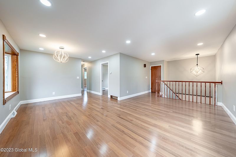 5th image of 72 Ormond Street