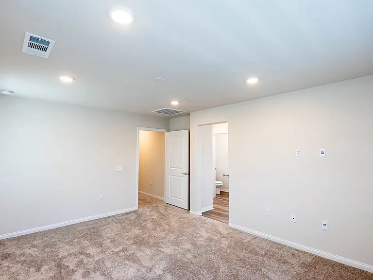 401 Verna St — Photo 6