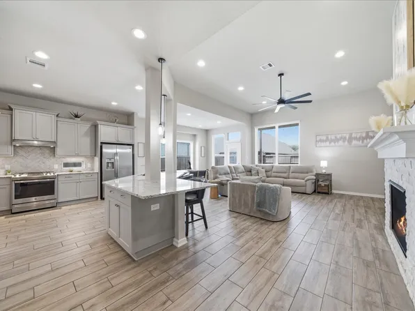 30302 Iris Circle Ct, Brookshire, TX 77423