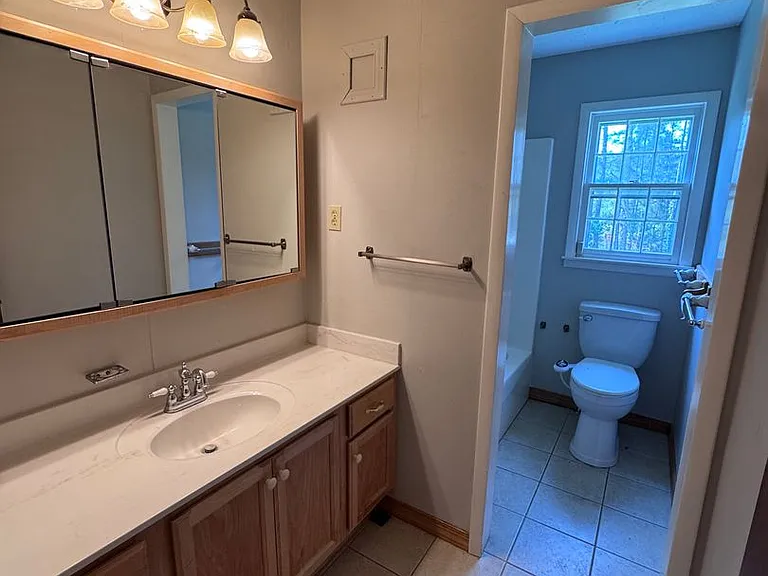 330 Heards Ln — Photo 4
