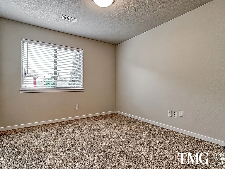 7115 NE 62nd St — Photo 16
