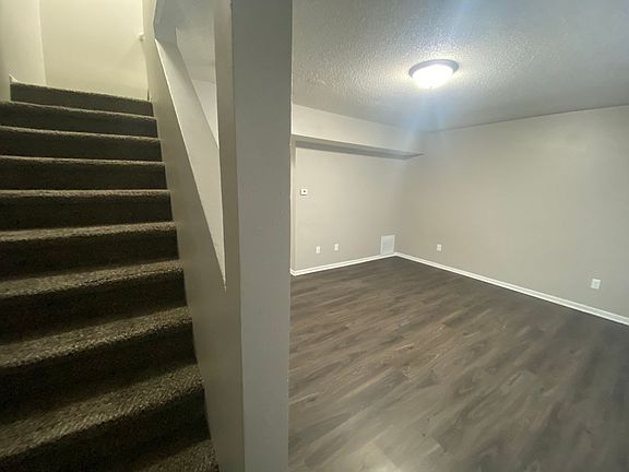 3rd image of 1549 E Pleasant View Dr