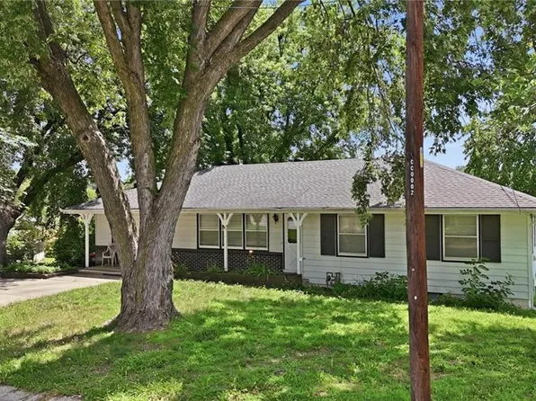 483 NE Meadowbrook Rd, Kansas City, MO 64119