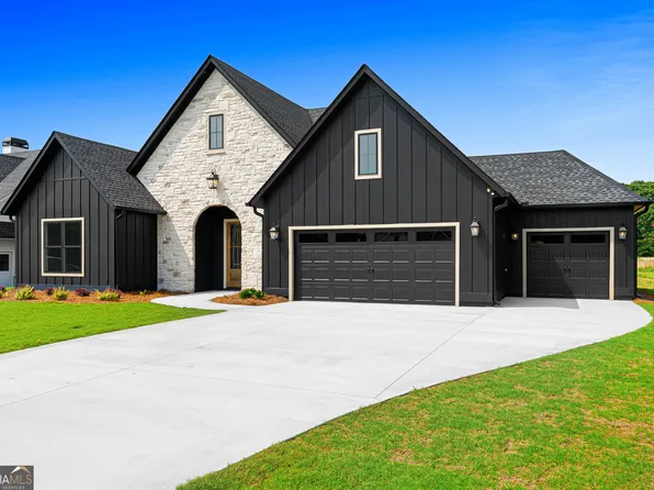 28 S Pointe Dr, Hartwell, GA 30643