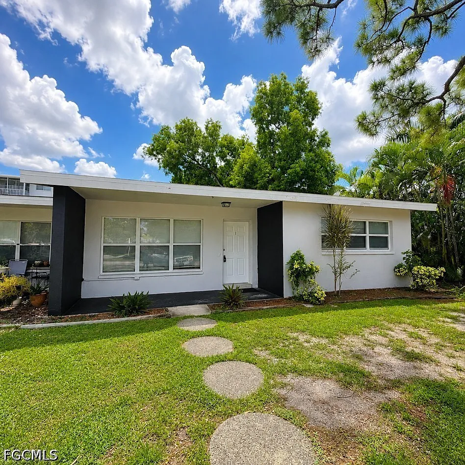 2 bed, 1.0 bath, 847 sqft, $1,395 — Photo 1