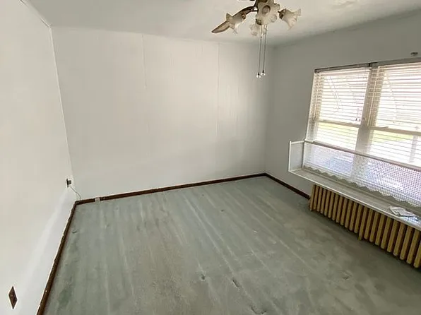 1004 Yates Ave, Marcus Hook, PA 19061