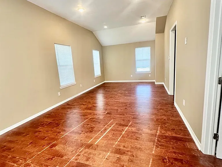 7410 Frostview Ln — Photo 11