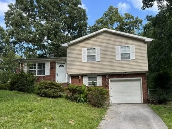 2974 E Freedom Cir, Ooltewah, TN 37363